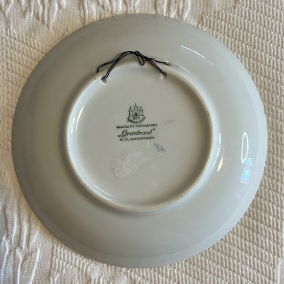 Bing & Grondahl 1964 Jul Aften Christmas plate, "Grantroeet" Rabbit blue & white - Picture 2 of 3